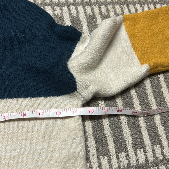 Mystyle Color Block Crew neck Sweater - Picture 6 of 7